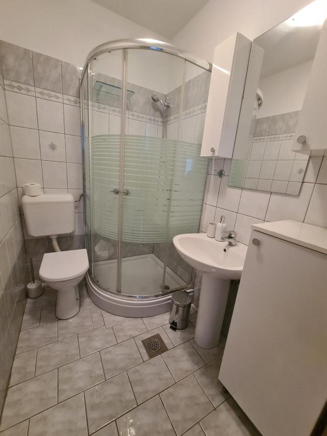 Apartmani Emily Pula Eksteriør billede