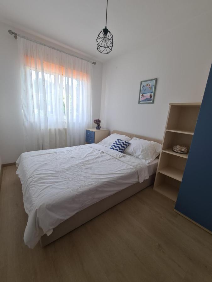 Apartmani Emily Pula Eksteriør billede